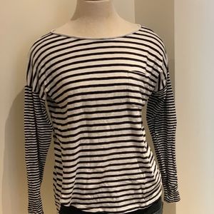 Long sleeved scoop neck Loft shirt.